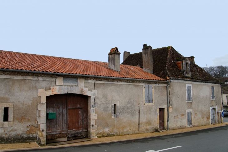 Maison du village. - Saint-Pierre-de-Chignac