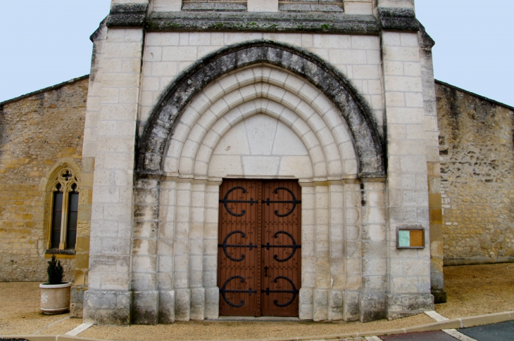 Portail de l'église. - Saint-Pierre-de-Chignac