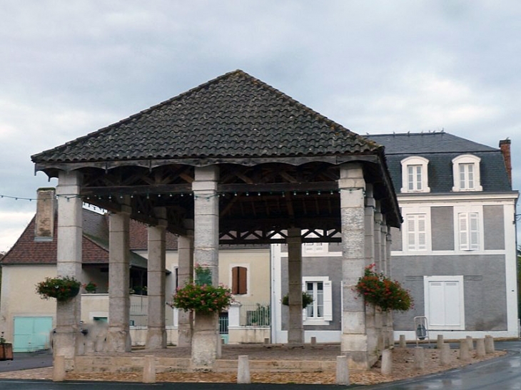 La halle - Saint-Pierre-de-Chignac