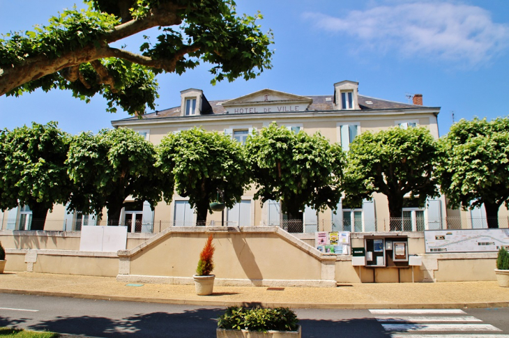 Hotel-de-Ville - Saint-Pierre-de-Chignac