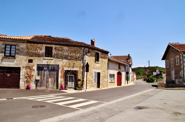 La Commune - Saint-Pierre-de-Côle