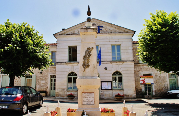 Monument-aux-Morts - Saint-Pierre-de-Côle