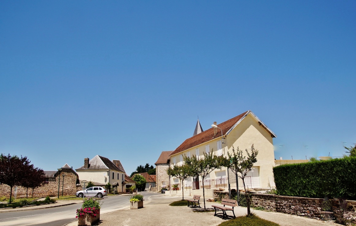 La Commune - Saint-Priest-les-Fougères