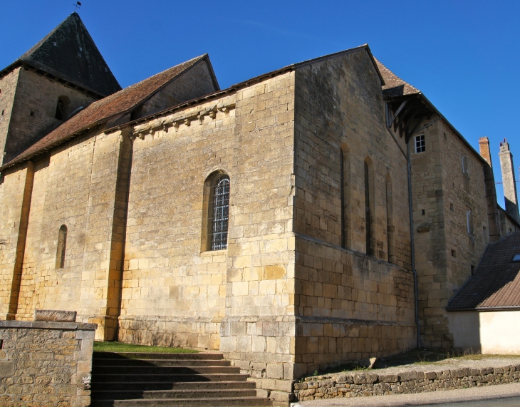 Le chevet de l'église. - Saint-Sulpice-d'Excideuil