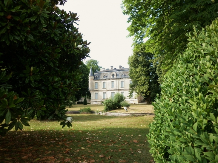 Le château de La Renaudie XVIIème. - Saint-Vincent-Jalmoutiers