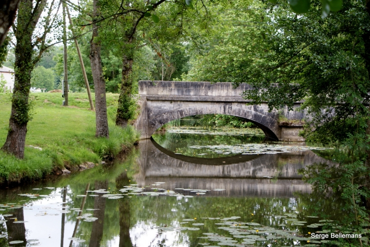 Rivière  - Saint-Vincent-Jalmoutiers