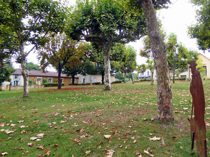 La place du foirail - Sainte-Alvère