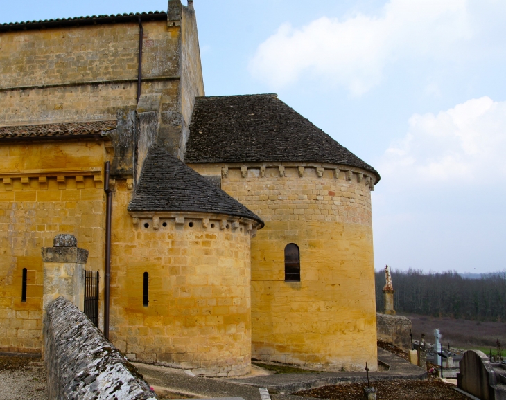 Le chevet de l'église Sainte-Croix.