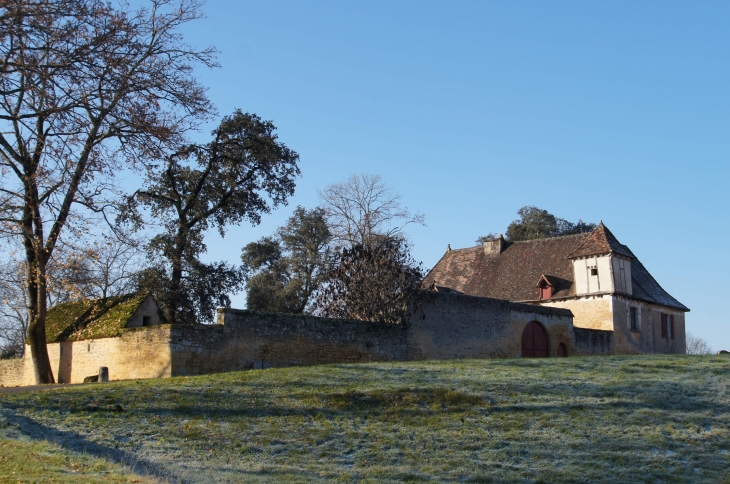 Près du château de Fénelon. - Sainte-Mondane