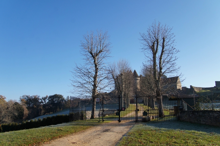 Le château de Fénelon. - Sainte-Mondane