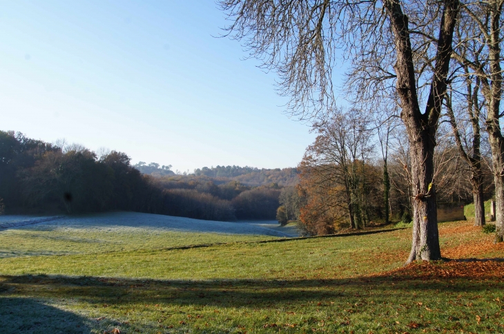 Aux alentours. - Sainte-Mondane