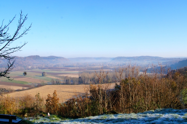 Aux alentours. - Sainte-Mondane