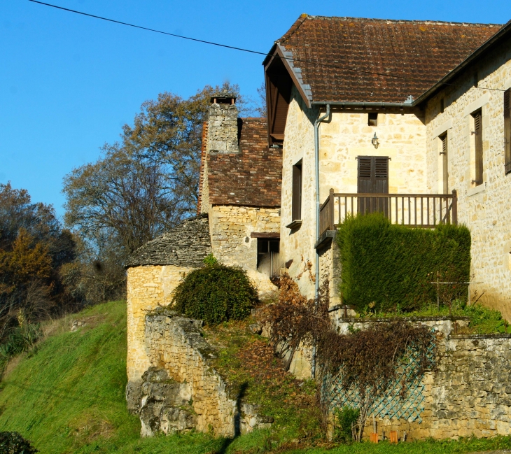 Environs du château de Fénelon. - Sainte-Mondane