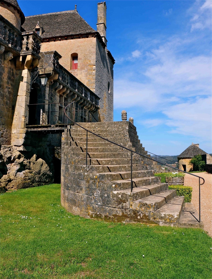 L'escalier du château de Fénelon - Sainte-Mondane