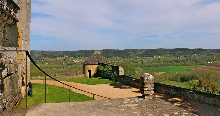 Depuis l'escalier du château de Fénelon - Sainte-Mondane