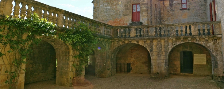 Le château de Fénelon - Sainte-Mondane