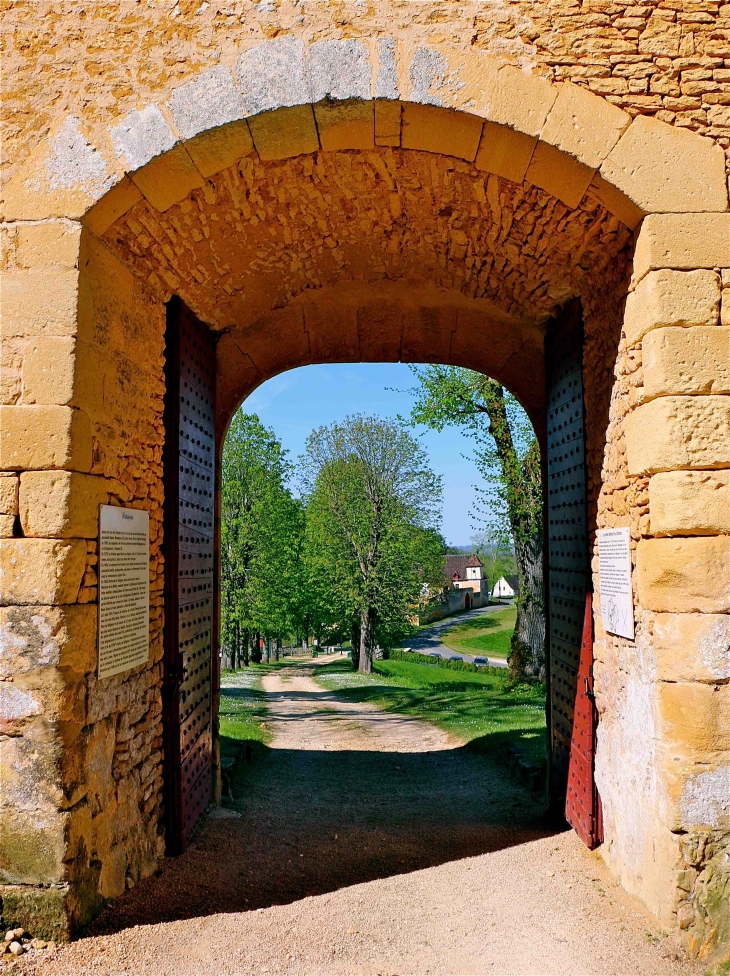 Le château de Fénelon - Sainte-Mondane