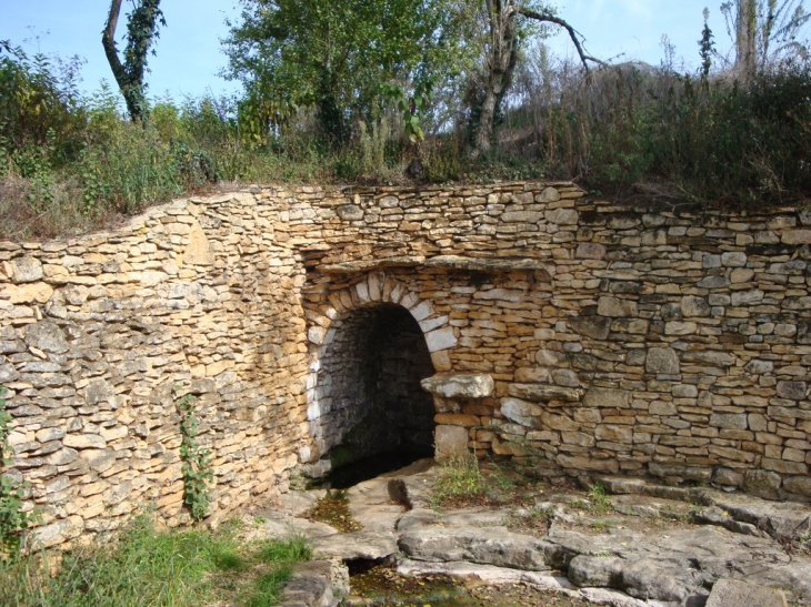 Fontaine - Sainte-Nathalène