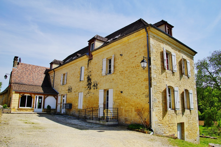 La Commune - Sainte-Nathalène