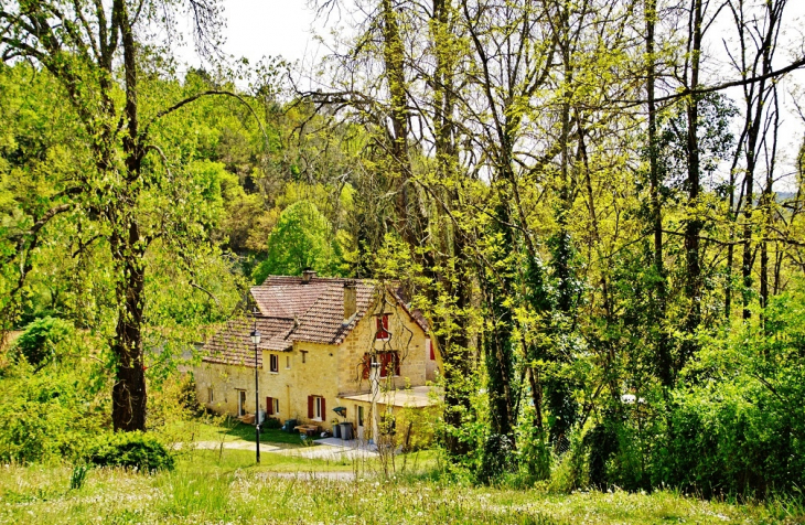 La Commune - Sainte-Nathalène