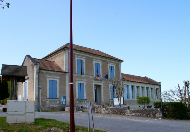 La Mairie. - Sainte-Sabine-Born