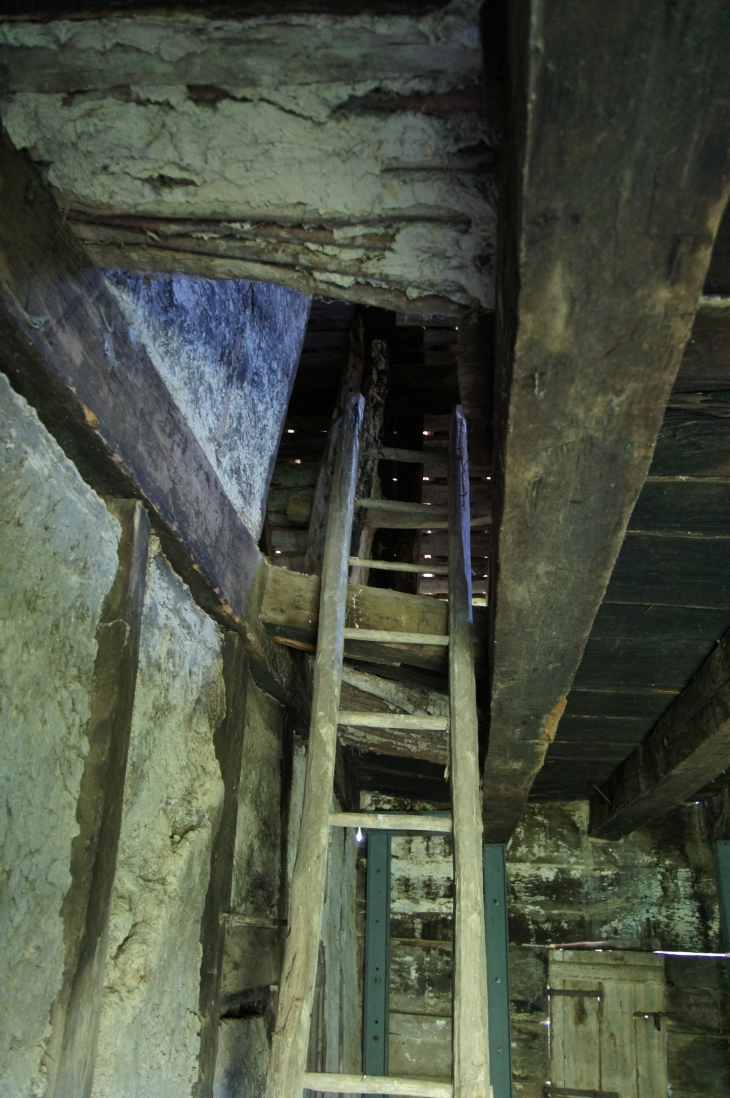 Intérieur de la maison à Empilage. - Sainte-Sabine-Born