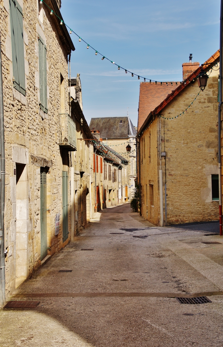 La Commune - Salignac-Eyvigues