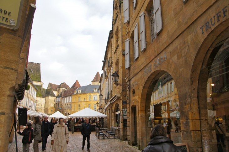 Le Festival de la Truffe. - Sarlat-la-Canéda