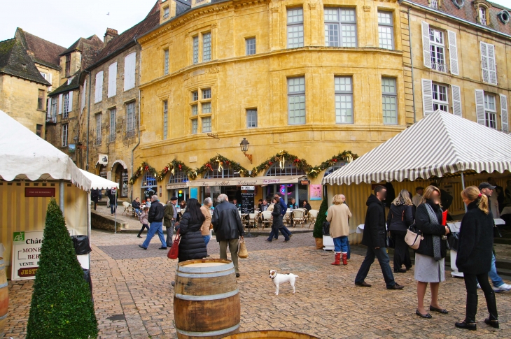 Le Festival de la Truffe. - Sarlat-la-Canéda