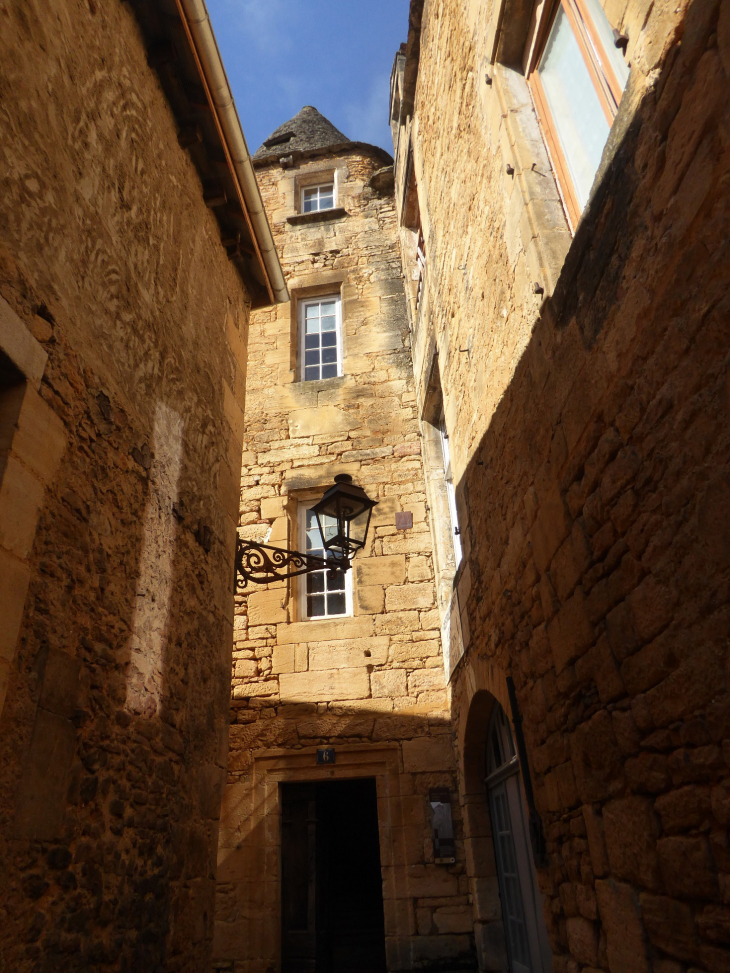 Le quartier Ouest : rue des Trois Conils hôtel  - Sarlat-la-Canéda