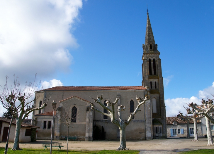 L'église Saint-Martin du XIXe siècle. - Saussignac