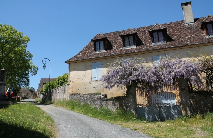 Le Village - Savignac-de-Miremont