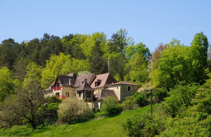 Le Village - Savignac-de-Miremont