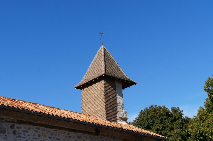 Clocher de l'église. - Savignac-de-Nontron