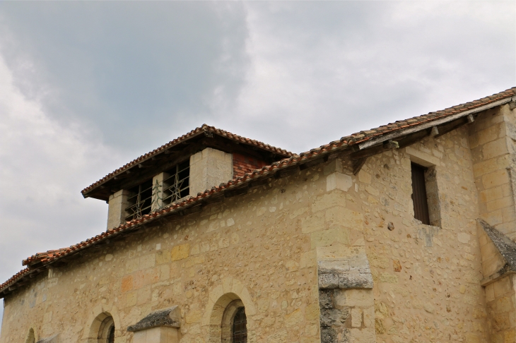 Leclocher de l'église romane Notre Dame de la Visitation - Segonzac