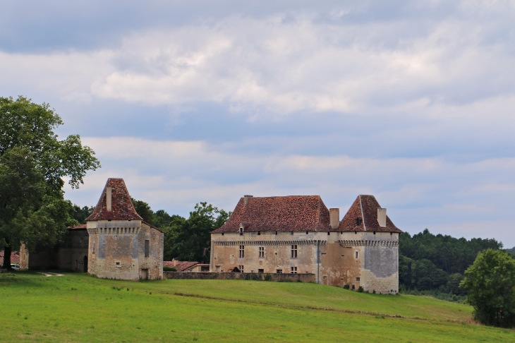 Le château de la Martinie. XIIIe,XVIe et XVIIe siècles - Segonzac