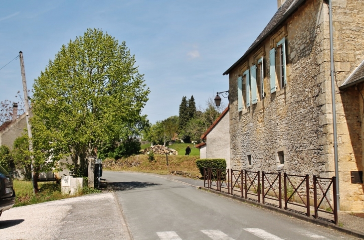 Le Village - Simeyrols