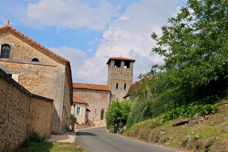 Une entrée du village - Siorac-de-Ribérac