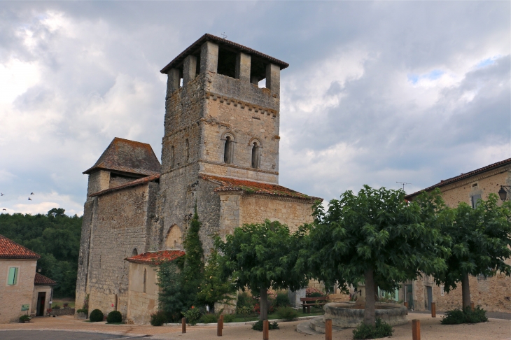 L'église Saint Pierre ès Liens bâtie au XIIe siècle - Siorac-de-Ribérac