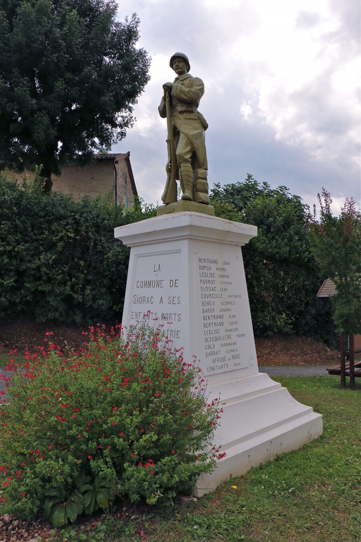 Le Monument aux Morts - Siorac-de-Ribérac