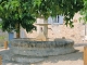 La fontaine près de l'église