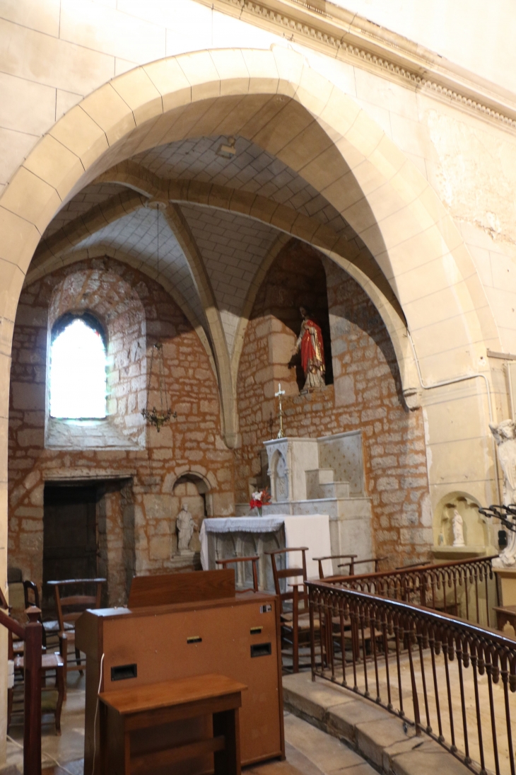 Chapelle latérale gauche près du choeur de l'église Saint Pierre. - Siorac-en-Périgord