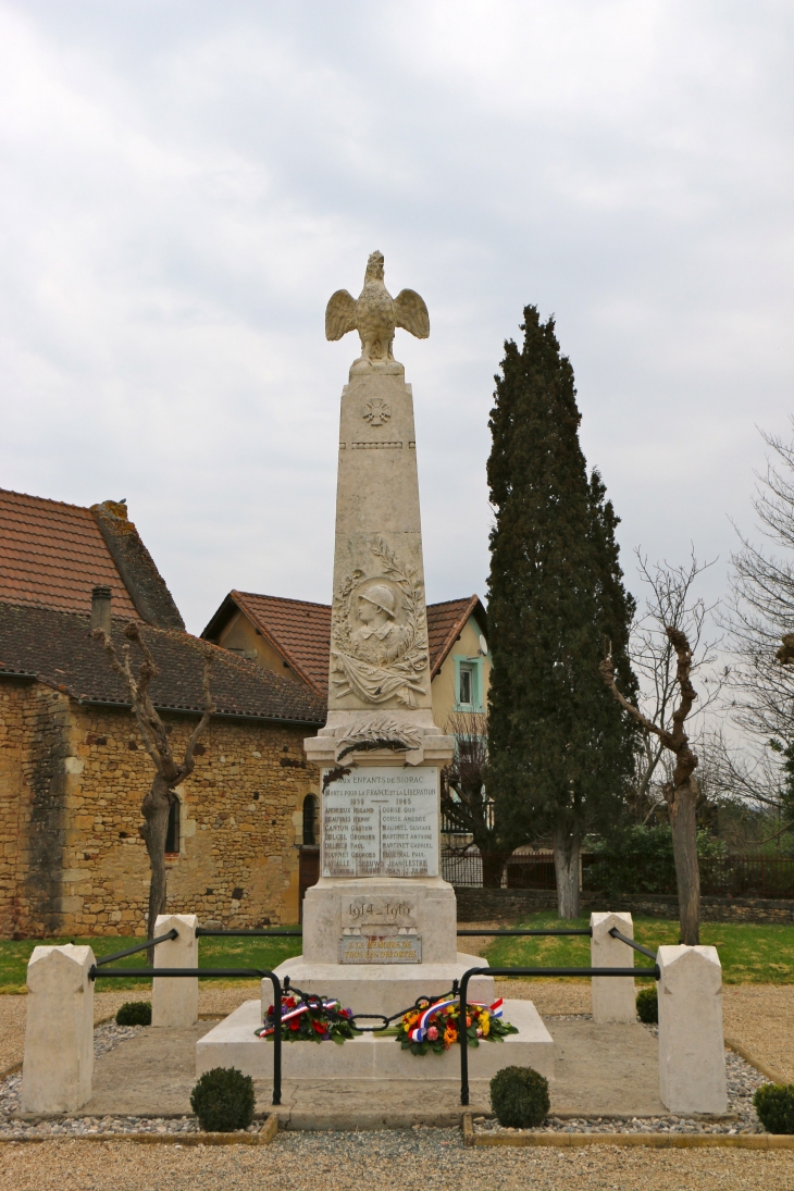 Le Monument aux Morts - Siorac-en-Périgord