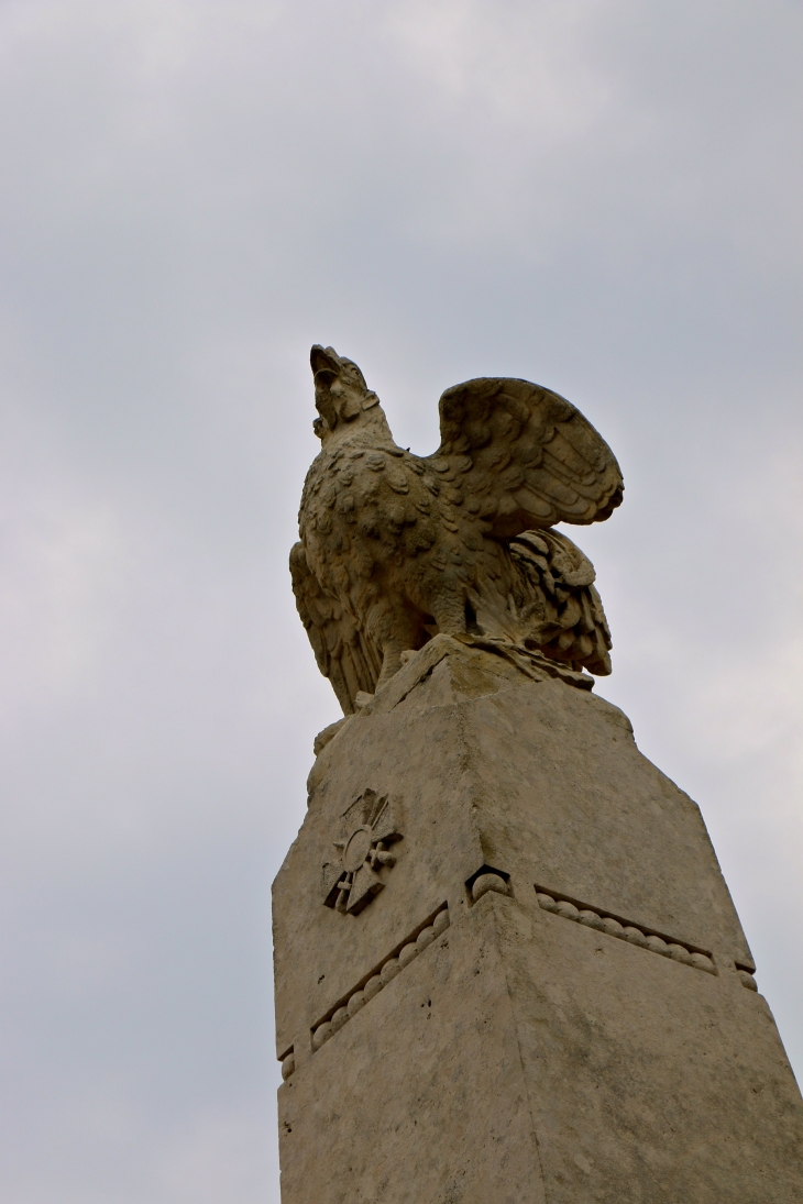 Le coq du Monument aux Morts. - Siorac-en-Périgord