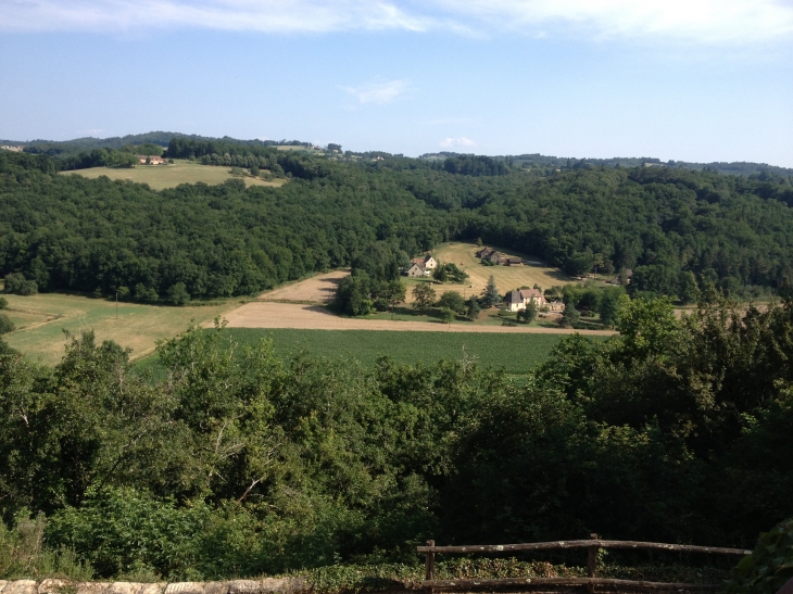 Paysage autour du village. - Tamniès