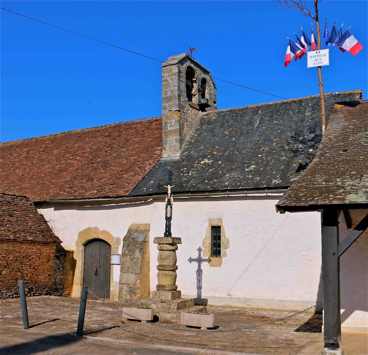 L'église Saint Jean Baptiste du XIIIe siècle, architecture templière - Temple-Laguyon