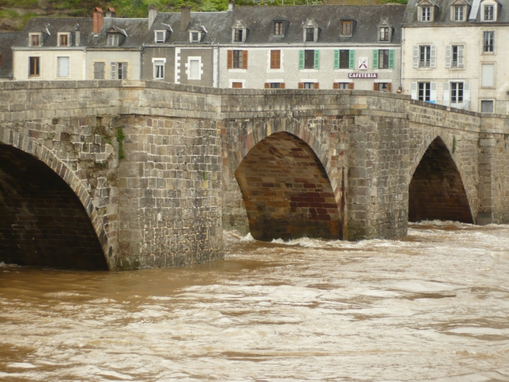 La crue d'avril 2008 - Terrasson-Lavilledieu