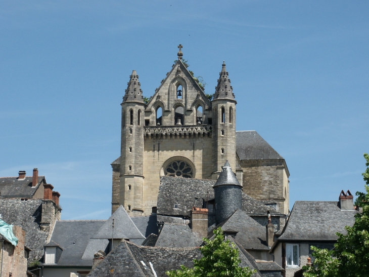 Eglise Saint Sour, XVe et XVIe, restaurée au XIXe - Terrasson-Lavilledieu