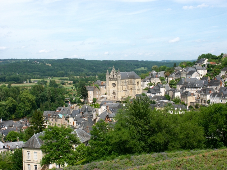 Vue sur le village. - Terrasson-Lavilledieu