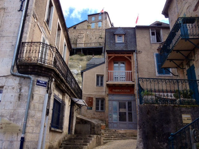 En montant vers la ville haute. - Terrasson-Lavilledieu